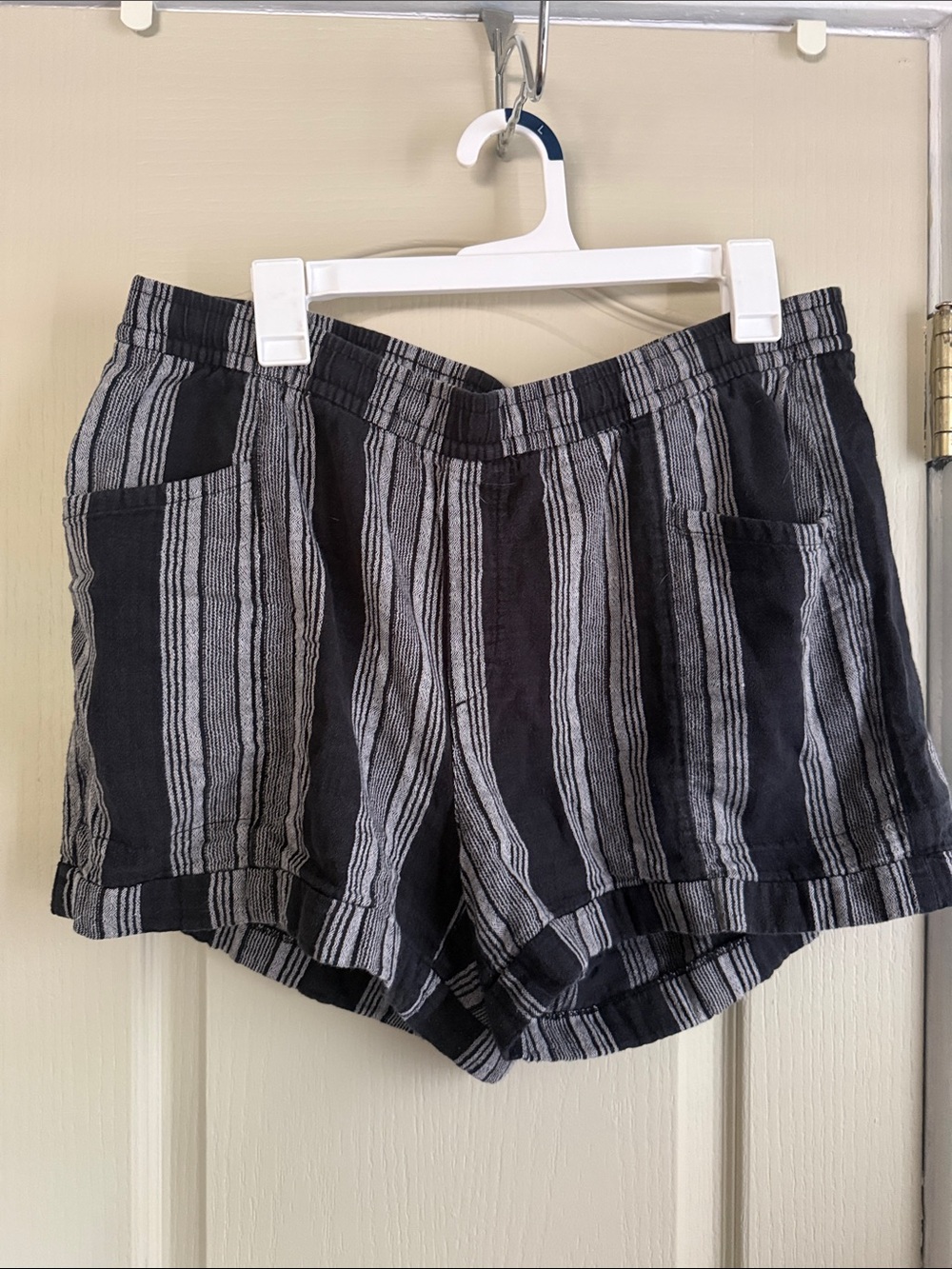 Old Navy Black & Gray Striped High-Waist Women’s Shorts